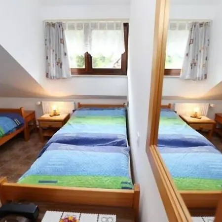 Konukevi Hisa Resje 3*