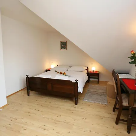 Gostinjska kuća Hisa Resje 3*