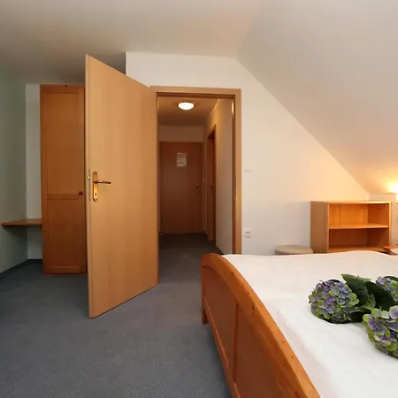 Hisa Resje Gæstehus 3*