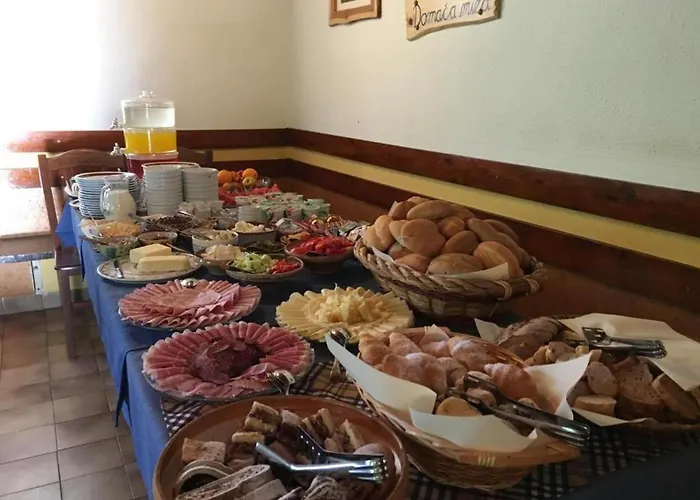 Hisa Resje בית הארחה