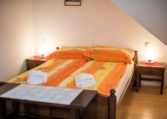 Hisa Resje בית הארחה