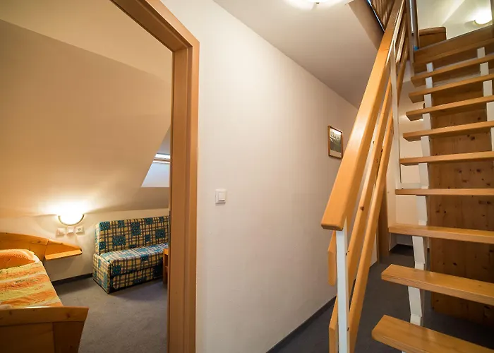 Hisa Resje בית הארחה בוהין