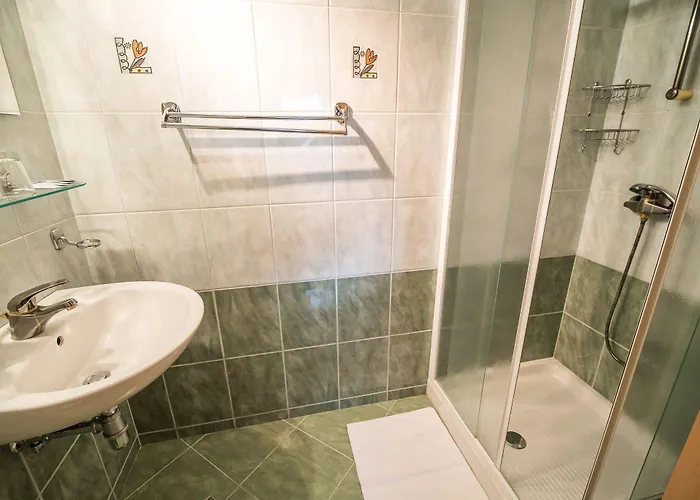 Hisa Resje בית הארחה