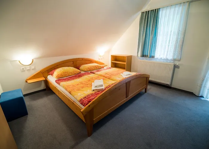 Hisa Resje בוהין