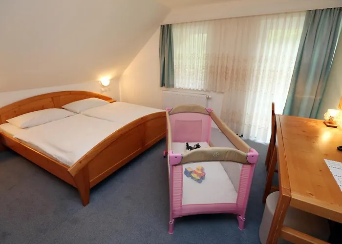 Hisa Resje בית הארחה